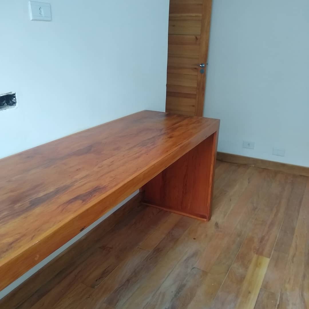 bancada-de-madeira-macica-demolicao-peroba-rosa-vigas-rusticas.jpg